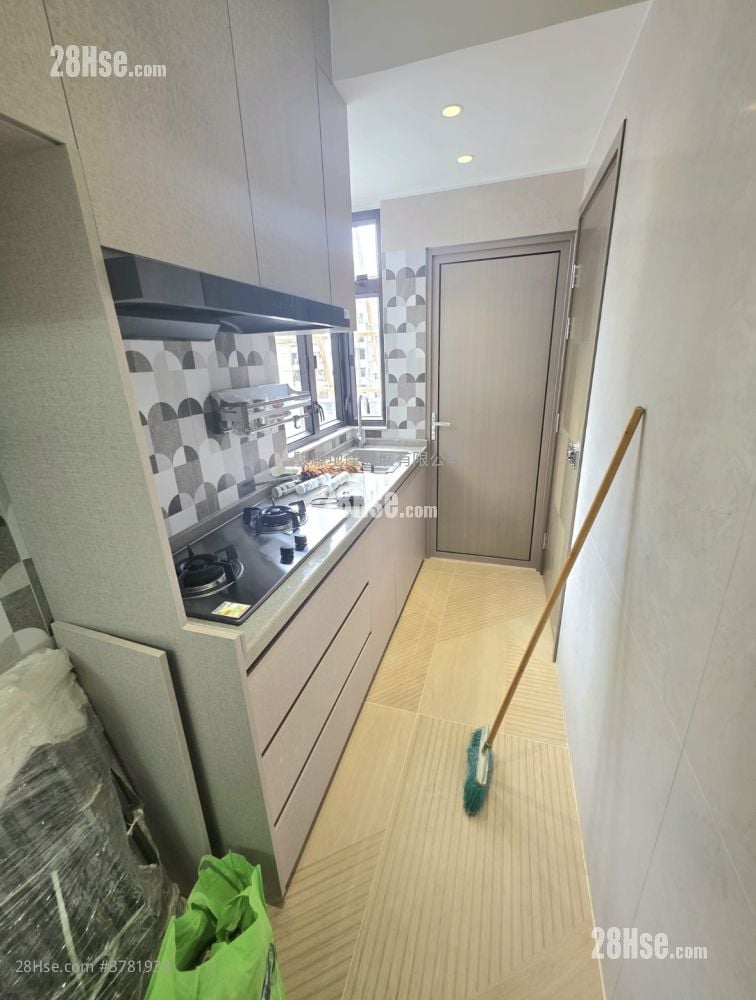 砵蘭街18-26號 Rental 3 Bedrooms , 1 Bathroom 446 ft²