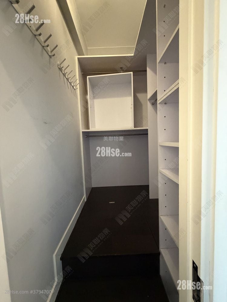 The Wings Rental 4 Bedrooms , 2 Bathrooms 892 ft²