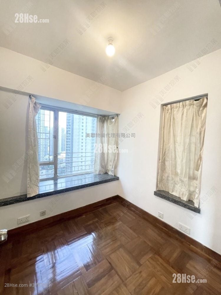 La Cite Noble Sell 2 Bedrooms 378 ft²