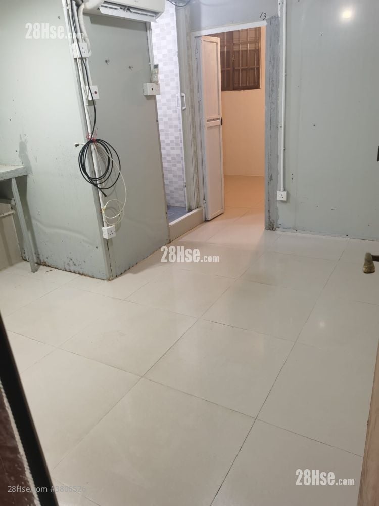 石湖新村 租盤 200 平方呎