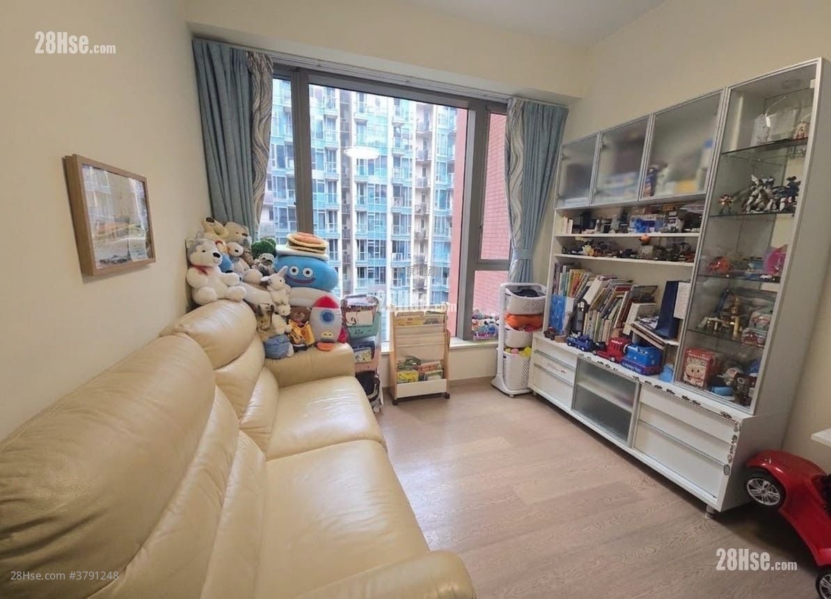 Centra Horizon Sell 2 Bedrooms , 1 Bathroom 551 ft²