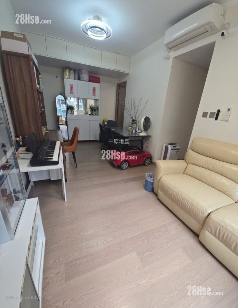 Centra Horizon Sell 2 Bedrooms , 1 Bathroom 551 ft²