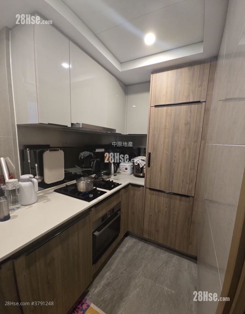 Centra Horizon Sell 2 Bedrooms , 1 Bathroom 551 ft²