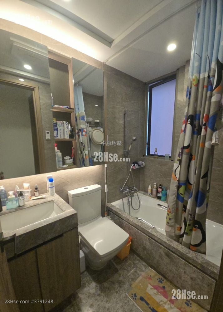 Centra Horizon Sell 2 Bedrooms , 1 Bathroom 551 ft²