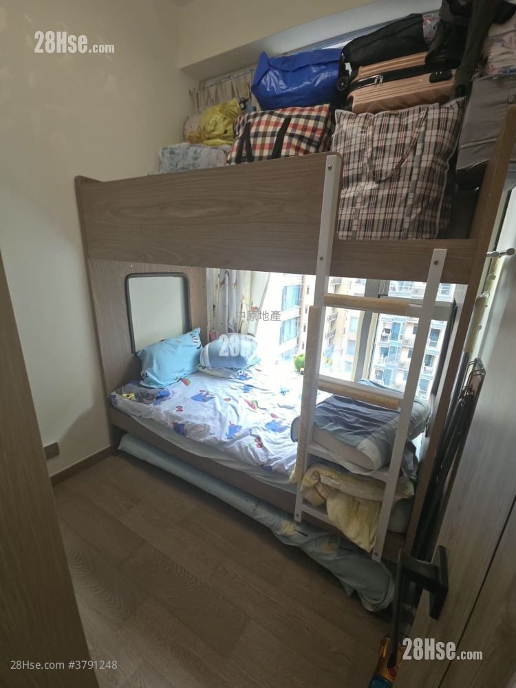 Centra Horizon Sell 2 Bedrooms , 1 Bathroom 551 ft²