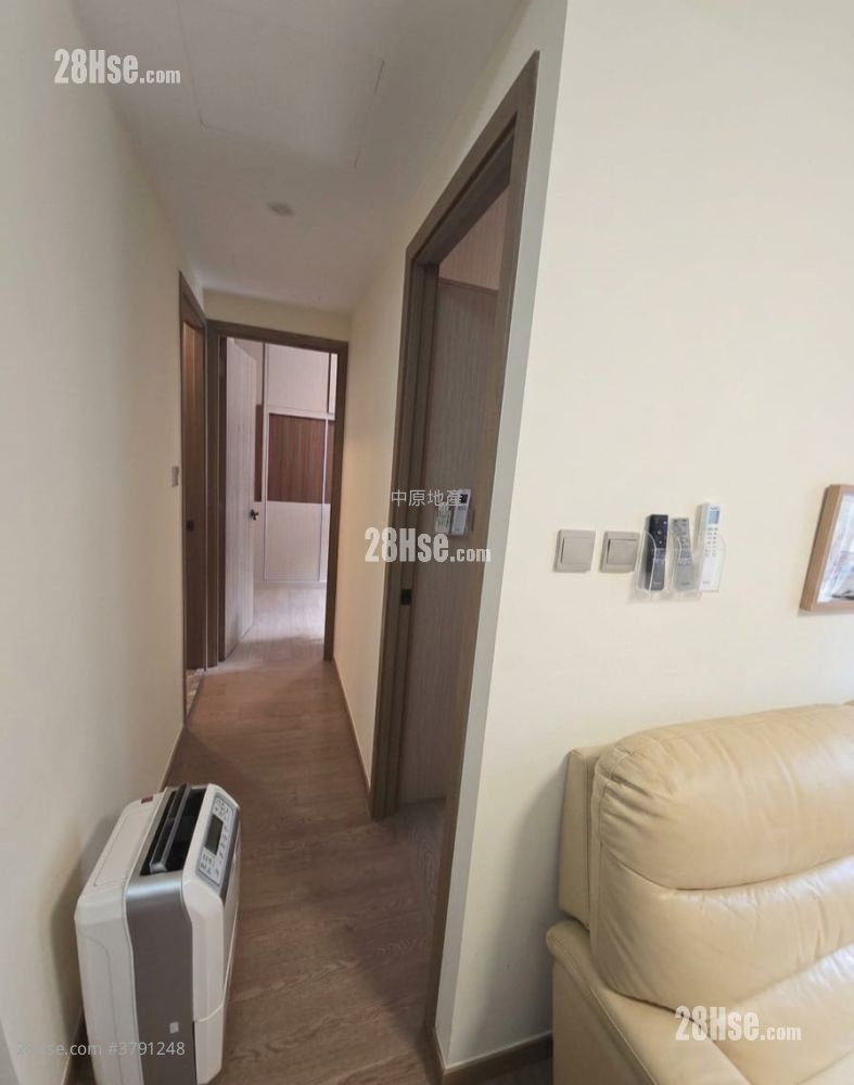 Centra Horizon Sell 2 Bedrooms , 1 Bathroom 551 ft²