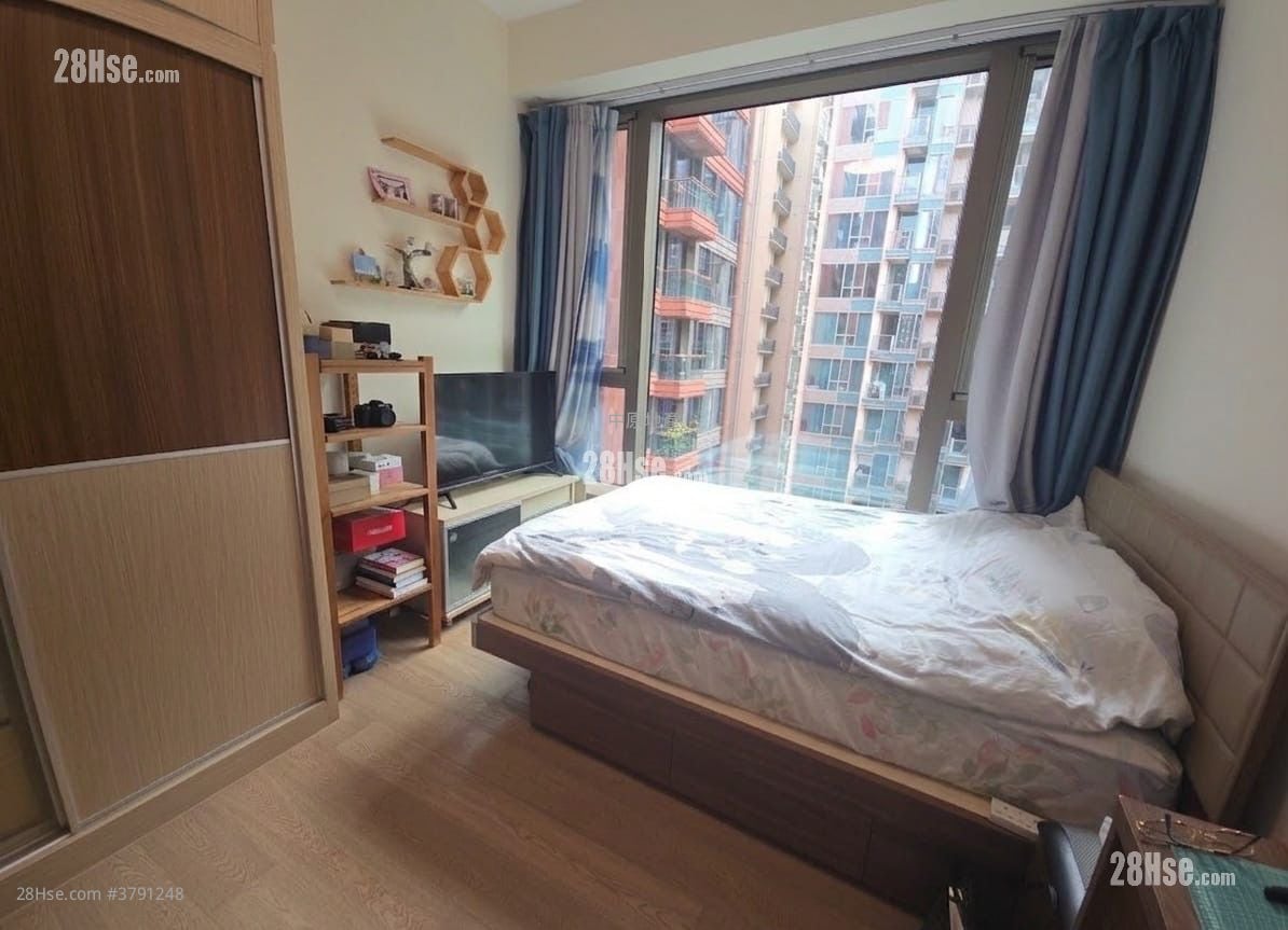 Centra Horizon Sell 2 Bedrooms , 1 Bathroom 551 ft²