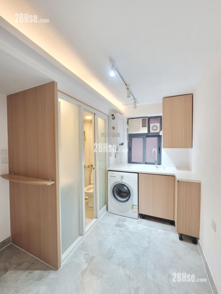 Village Sell Studio , 1 Bathroom 320 ft²