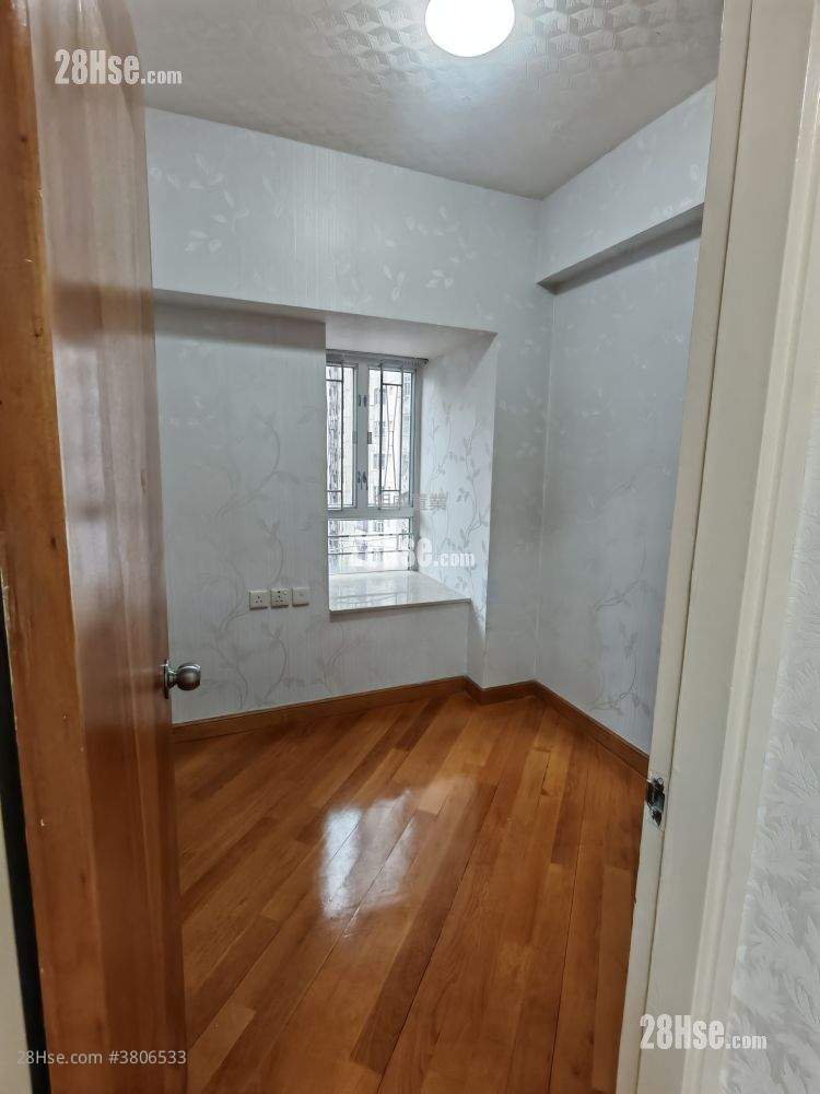 Foo Tat Building Rental 2 Bedrooms 306 ft²