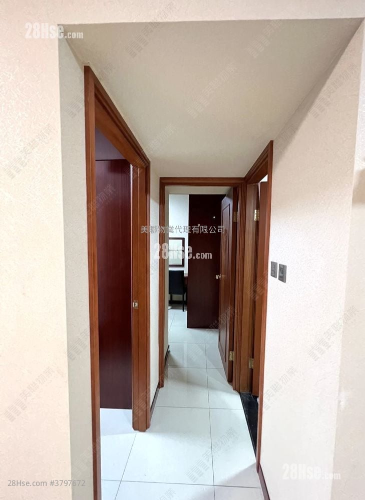 Residence Oasis Sell 2 Bedrooms 509 ft²