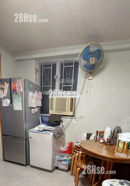 Wing Lung Building Sell 3 Bedrooms , 1 Bathroom 385 ft²