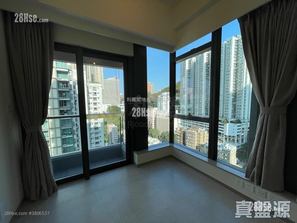 Kennedy 38 Sell 264 ft²