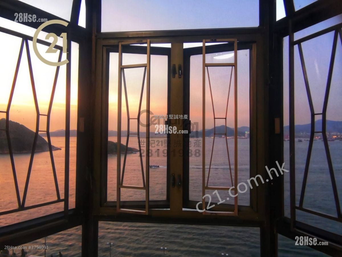 Regent Height Sell 3 Bedrooms , 2 Bathrooms 819 ft²