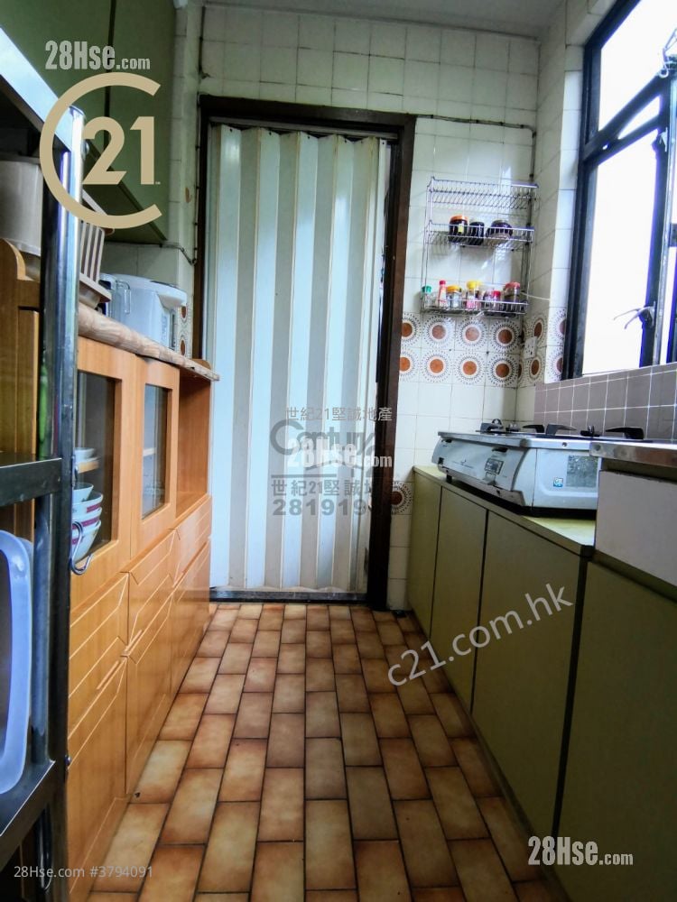 Regent Height Sell 3 Bedrooms , 2 Bathrooms 819 ft²