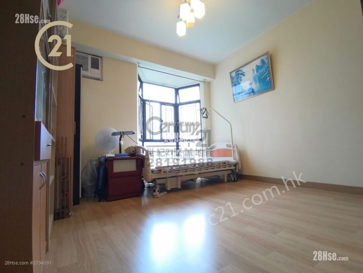 Regent Height Sell 3 Bedrooms , 2 Bathrooms 819 ft²