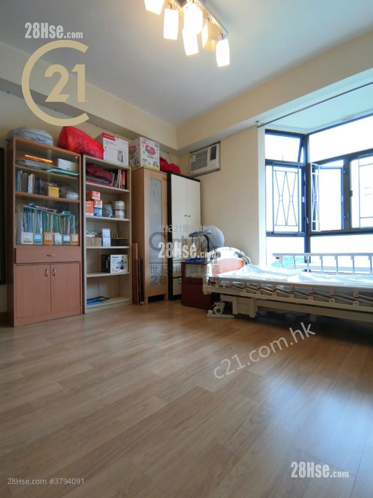 Regent Height Sell 3 Bedrooms , 2 Bathrooms 819 ft²