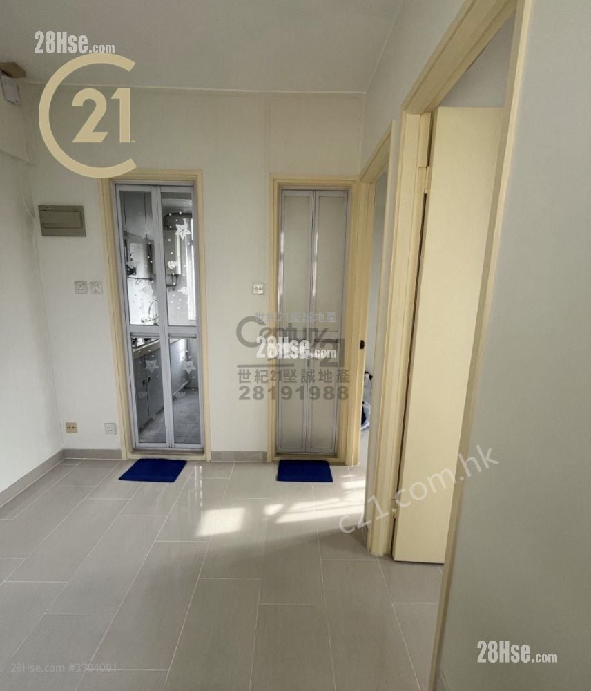 Regent Height Sell 3 Bedrooms , 2 Bathrooms 819 ft²