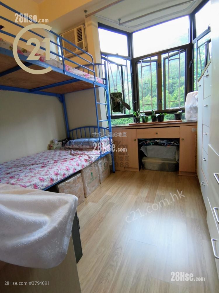 Regent Height Sell 3 Bedrooms , 2 Bathrooms 819 ft²