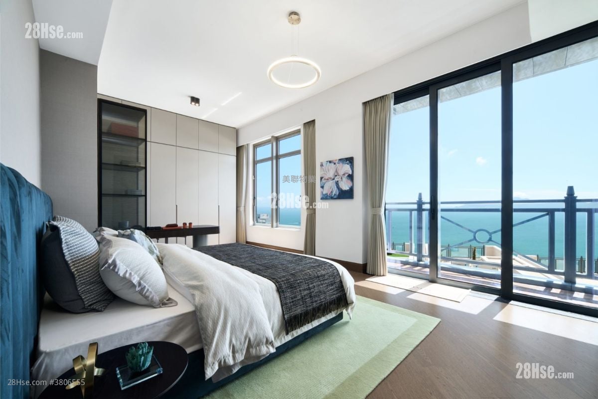 One Stanley Sell 5+ Bedrooms , 5+ Bathrooms 2,565 ft²