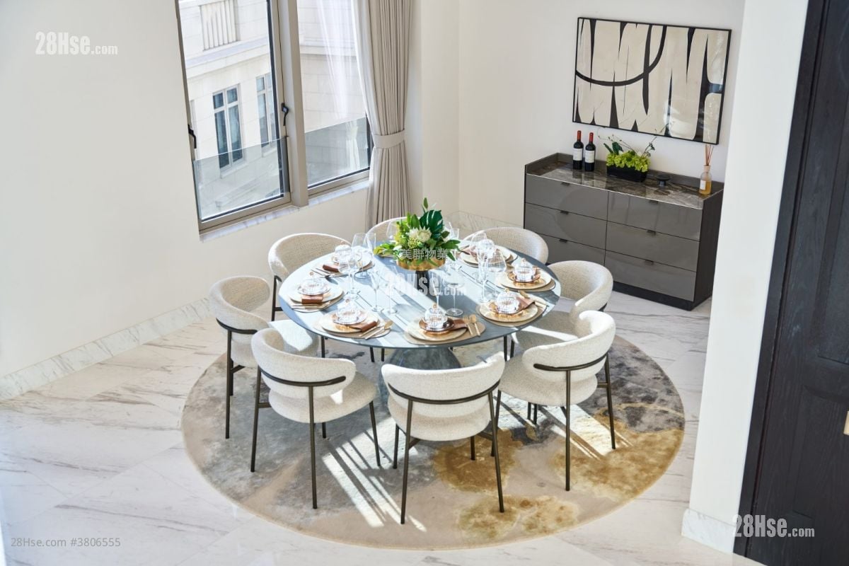 One Stanley Sell 5+ Bedrooms , 5+ Bathrooms 2,565 ft²