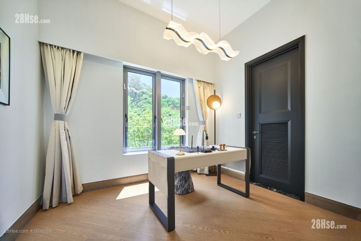 One Stanley Sell 5+ Bedrooms , 5+ Bathrooms 2,565 ft²