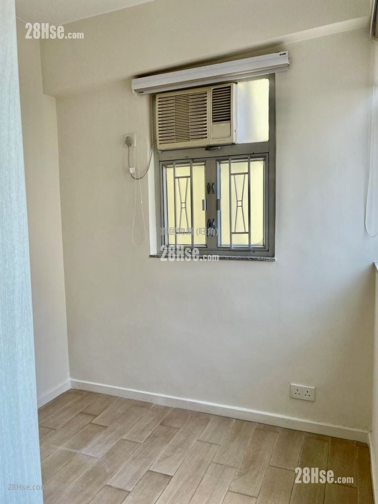 Hing Wah Building Sell 2 Bedrooms , 1 Bathroom 354 ft²