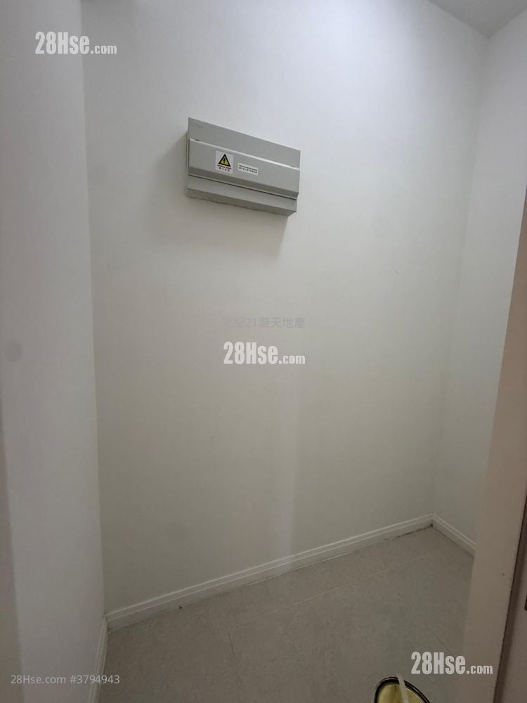 Mont Vert Rental 3 Bedrooms , 2 Bathrooms 751 ft²