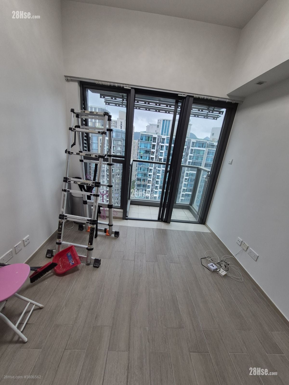 The Wings Rental 3 Bedrooms , 2 Bathrooms 673 ft²