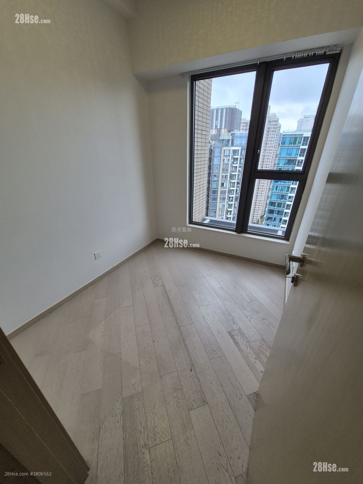 The Wings Rental 3 Bedrooms , 2 Bathrooms 673 ft²