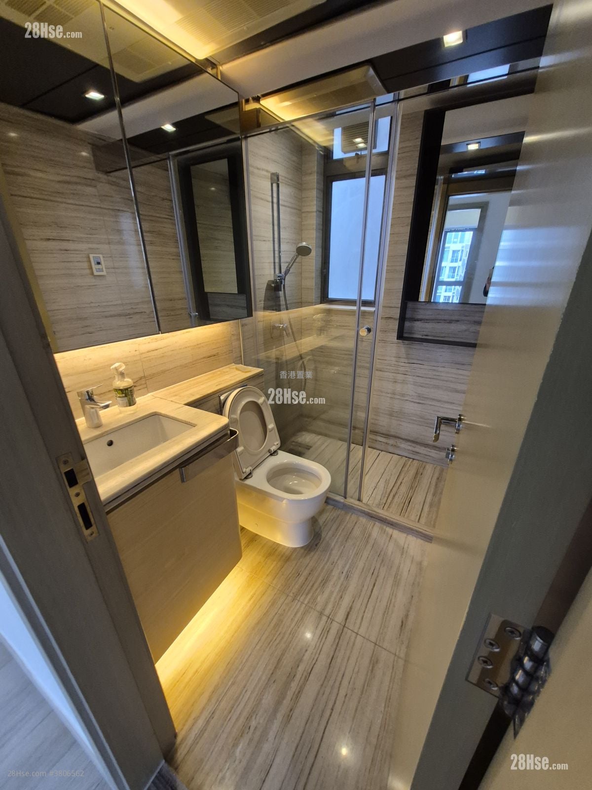 The Wings Rental 3 Bedrooms , 2 Bathrooms 673 ft²