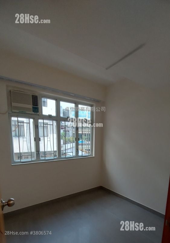 Chinese Mansion Sell 3 Bedrooms , 1 Bathroom 426 ft²