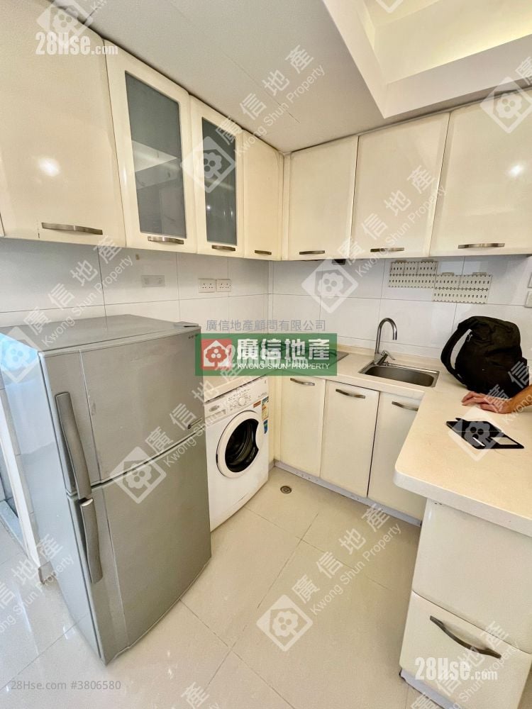 有利楼 租盘 2 房 , 1 浴室 323 平方尺