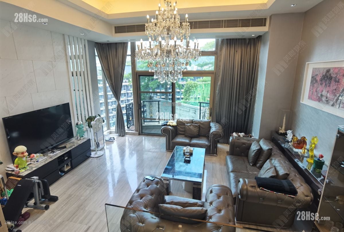 living room: Godi Sell 5+ Bathrooms 2,552 ft²