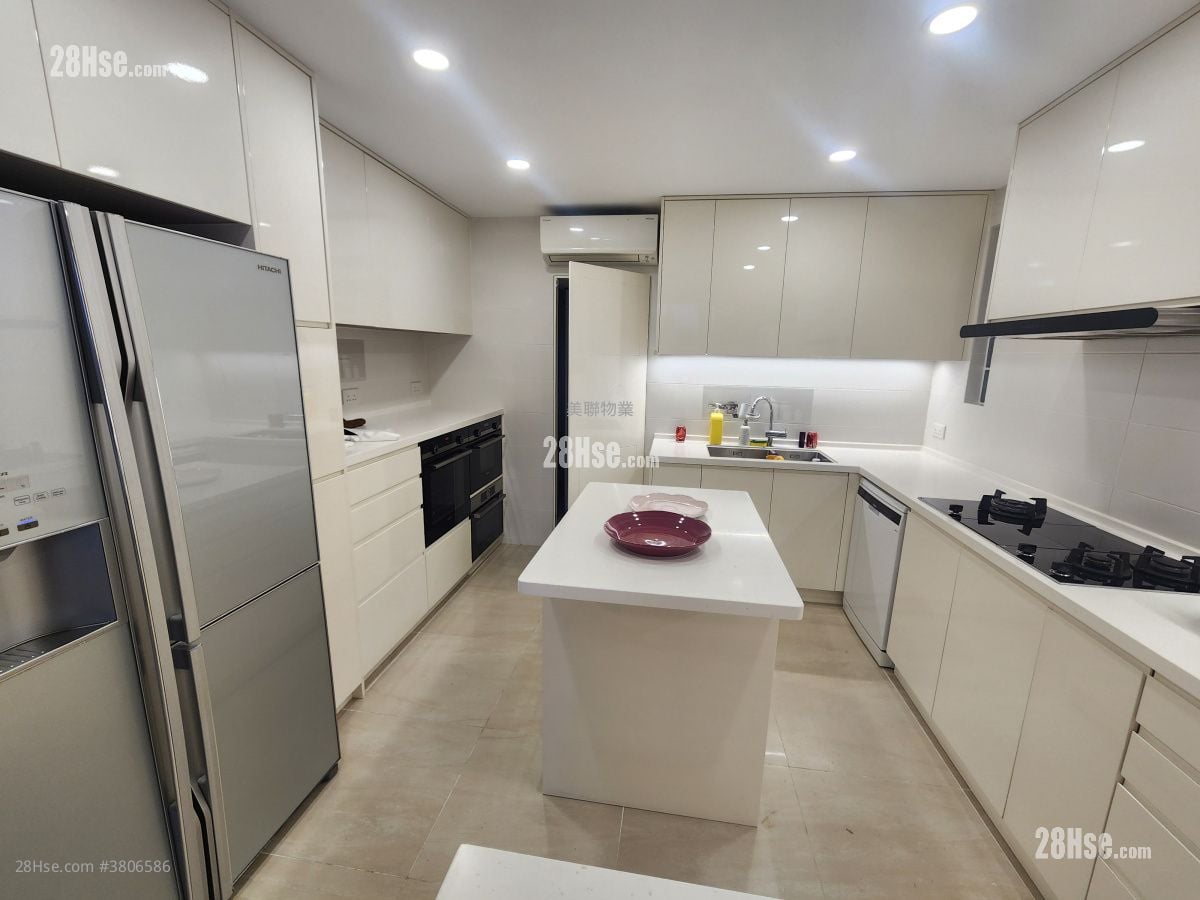 kitchen: Greenwood Terrace Sell 3 Bedrooms , 4 Bathrooms 1,692 ft²