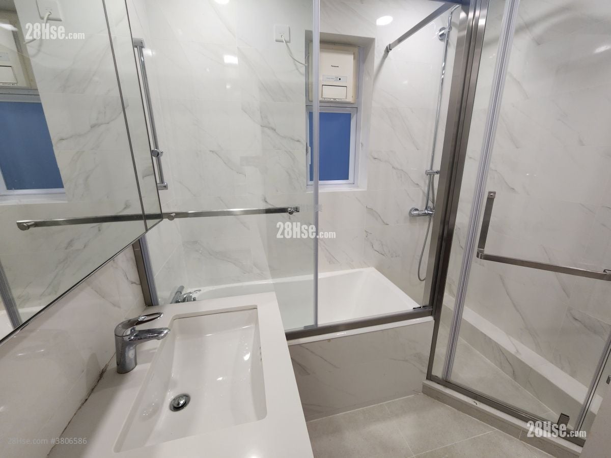 bathroom: Greenwood Terrace Sell 3 Bedrooms , 4 Bathrooms 1,692 ft²