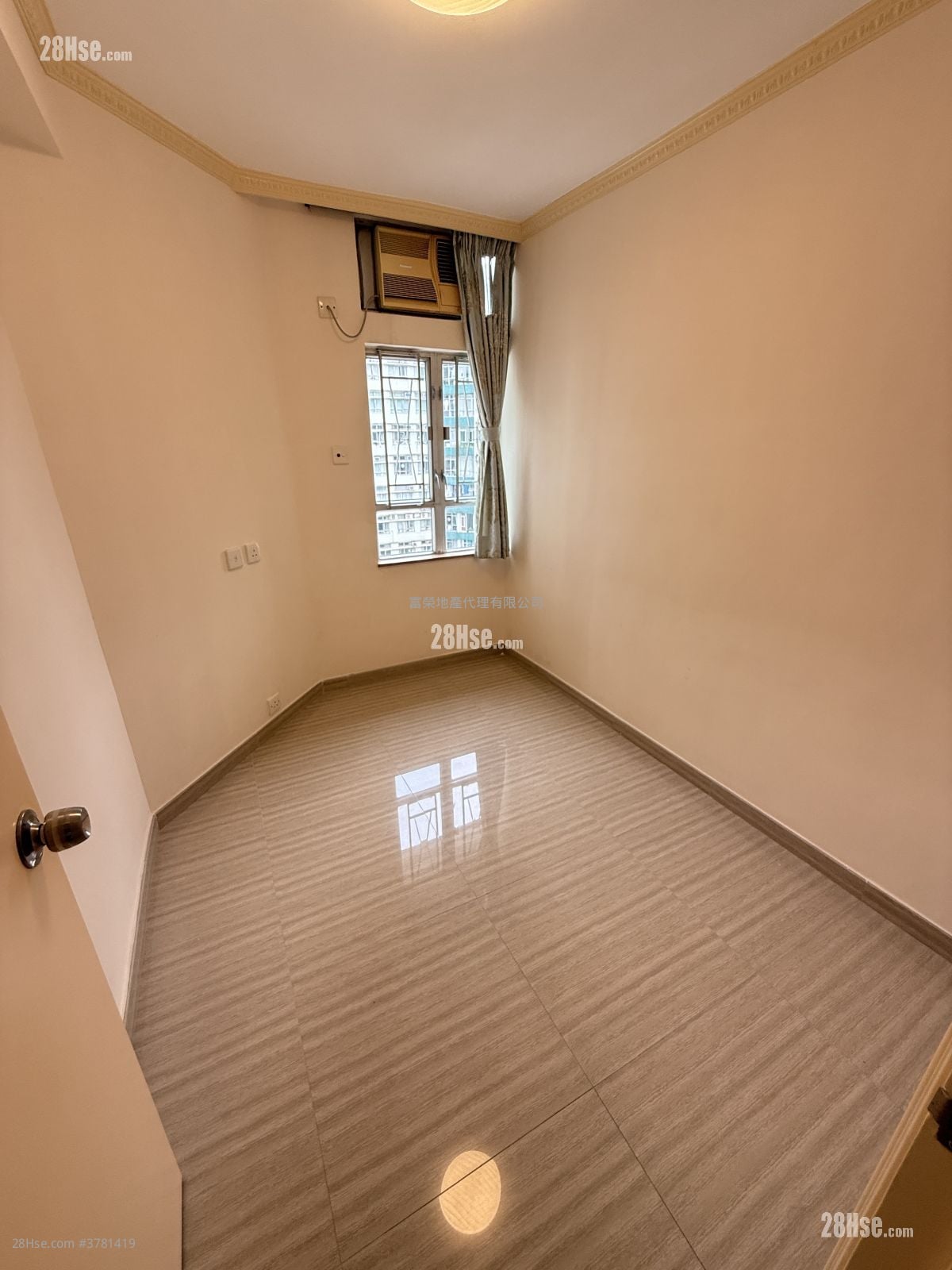 Whampoa Garden Rental 4 Bedrooms , 2 Bathrooms 729 ft²