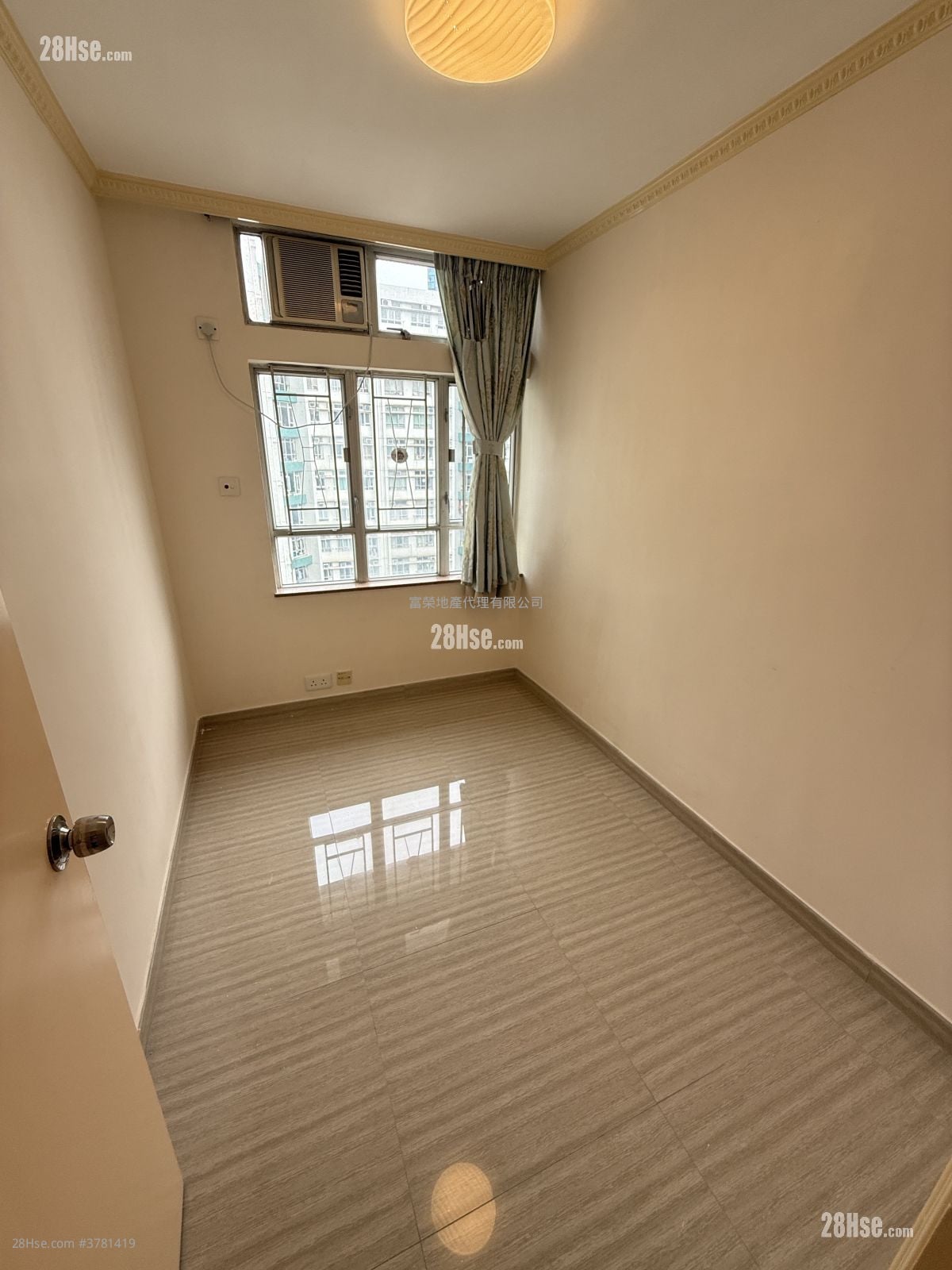 Whampoa Garden Rental 4 Bedrooms , 2 Bathrooms 729 ft²