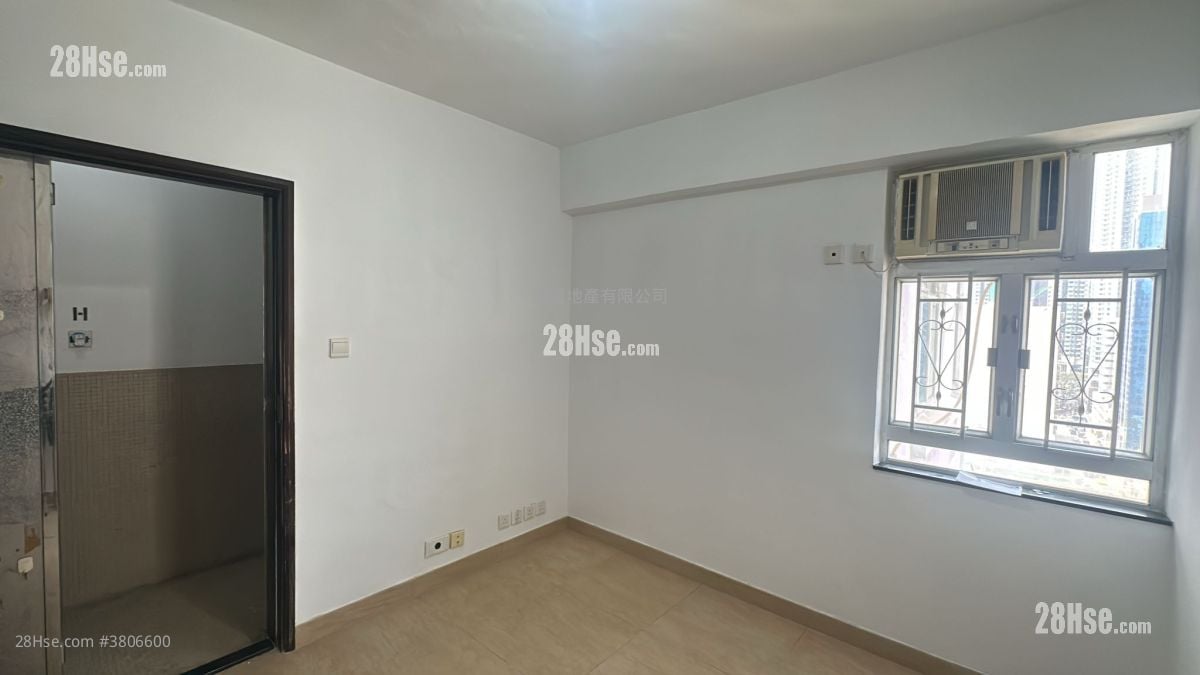 Lever Building Sell 2 Bedrooms , 1 Bathroom 270 ft²