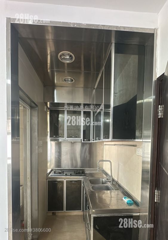 Lever Building Sell 2 Bedrooms , 1 Bathroom 270 ft²