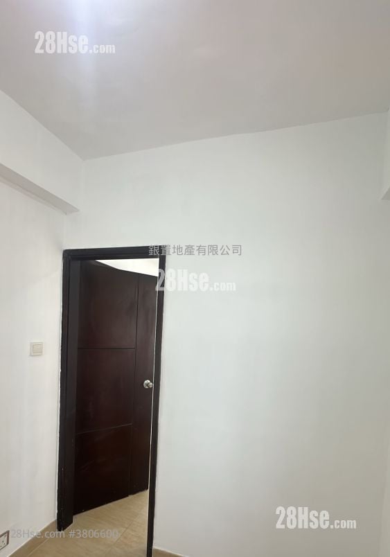 Lever Building Sell 2 Bedrooms , 1 Bathroom 270 ft²