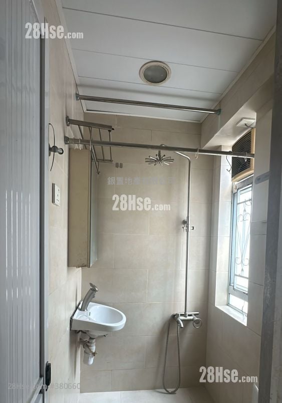 Lever Building Sell 2 Bedrooms , 1 Bathroom 270 ft²