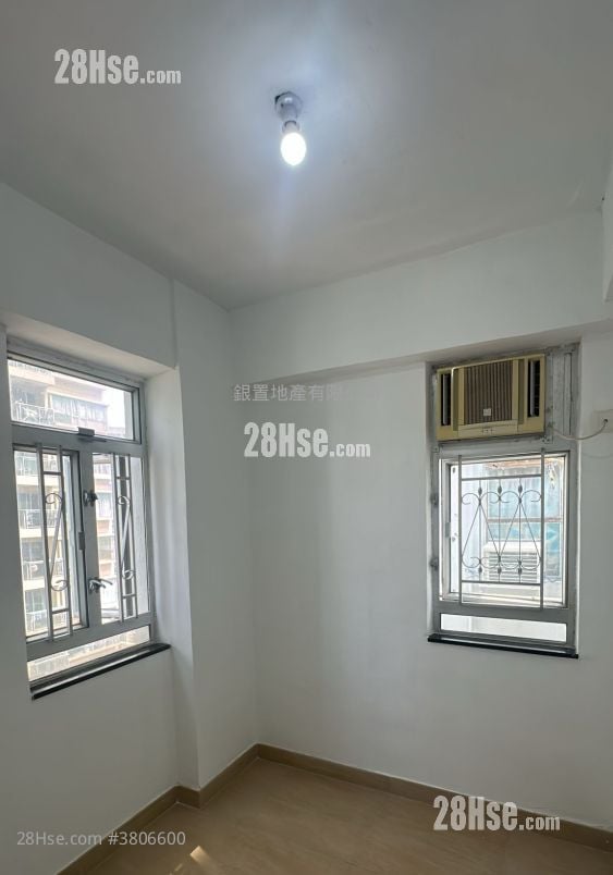 Lever Building Sell 2 Bedrooms , 1 Bathroom 270 ft²