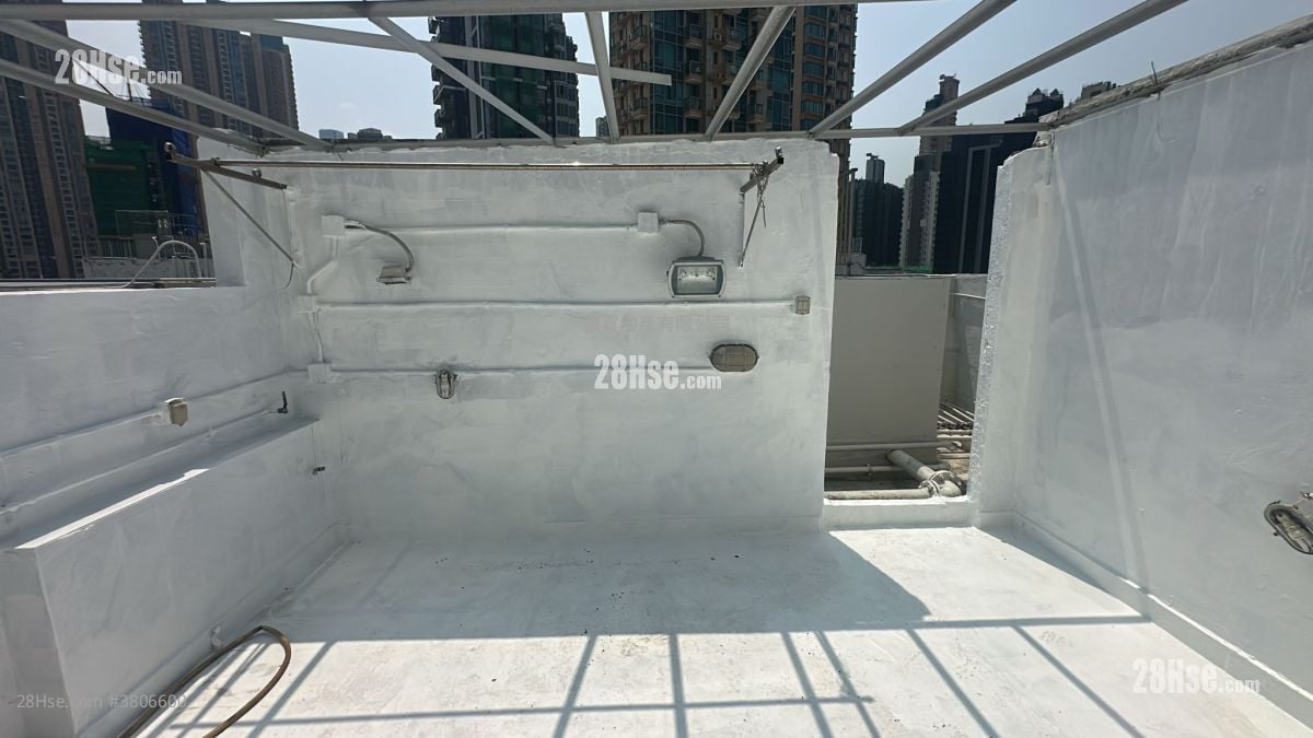 Lever Building Sell 2 Bedrooms , 1 Bathroom 270 ft²