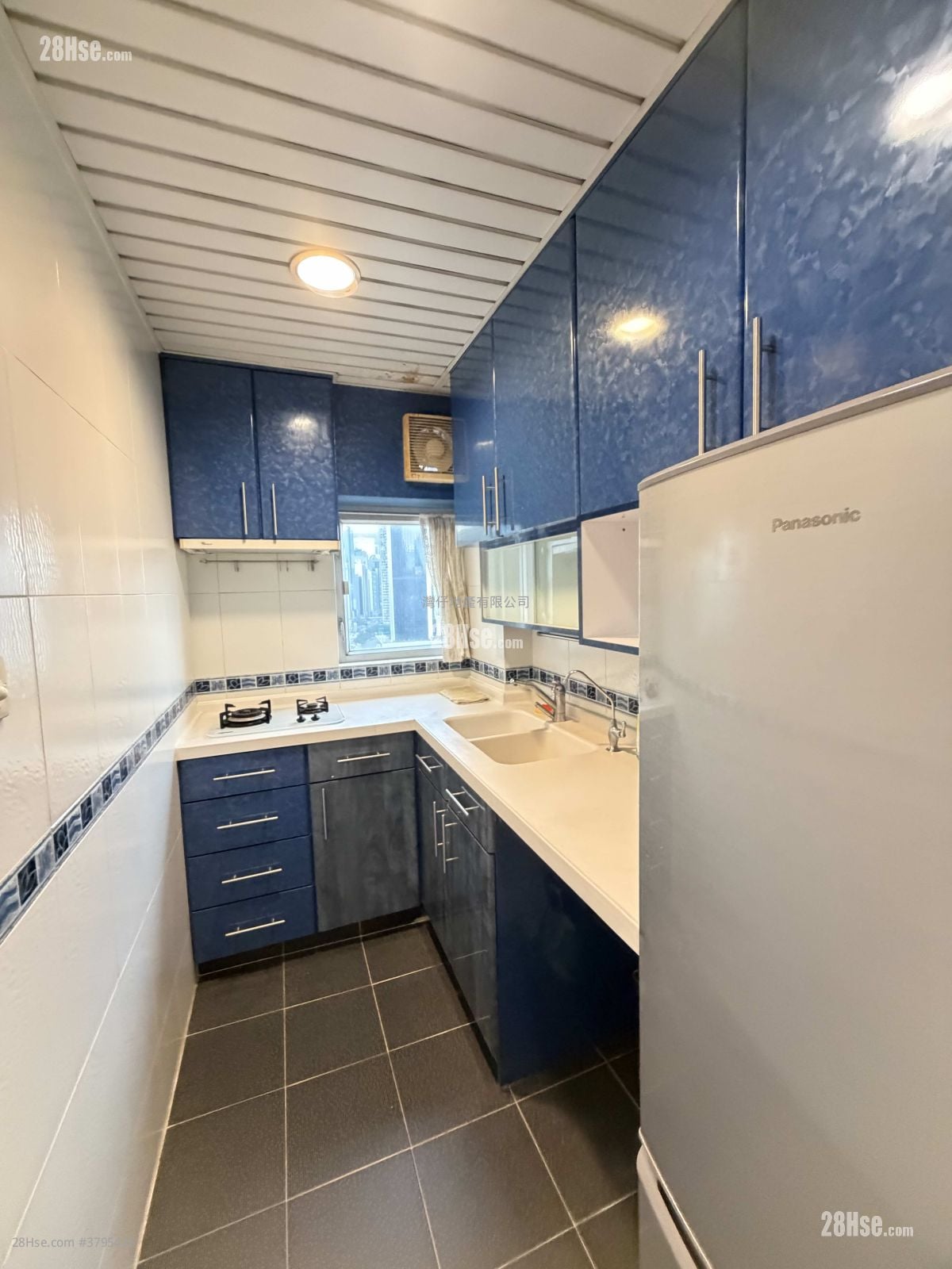 Elizabeth House Rental 2 Bedrooms , 1 Bathroom 540 ft²