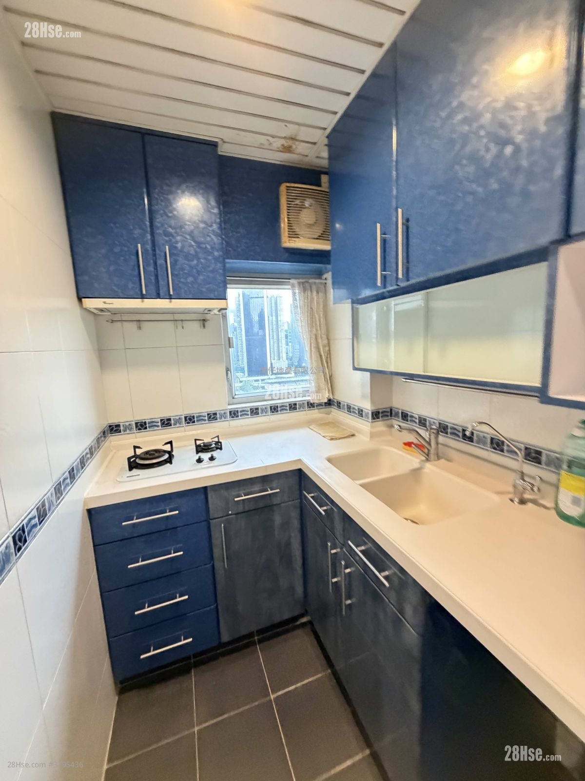 Elizabeth House Rental 2 Bedrooms , 1 Bathroom 540 ft²