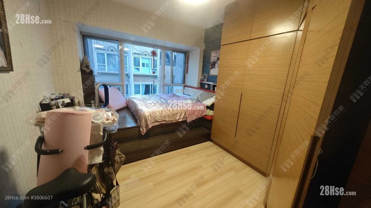 Seasons Monarch Sell 3 Bedrooms , 3 Bathrooms 930 ft²