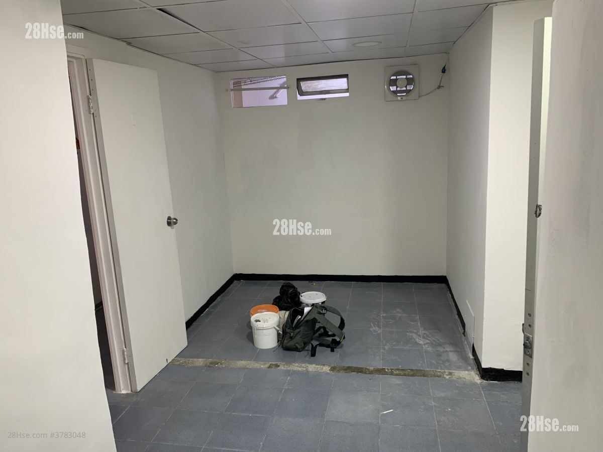 德泰大厦 租盘 180 平方尺