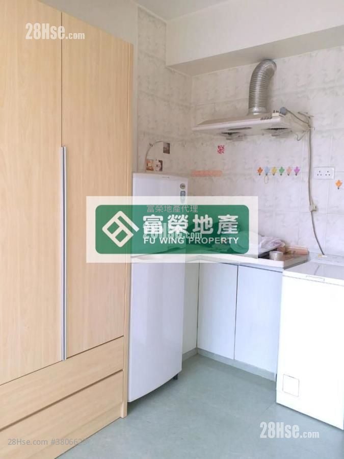 Wang On Building Sell 3 Bedrooms , 3 Bathrooms 561 ft²