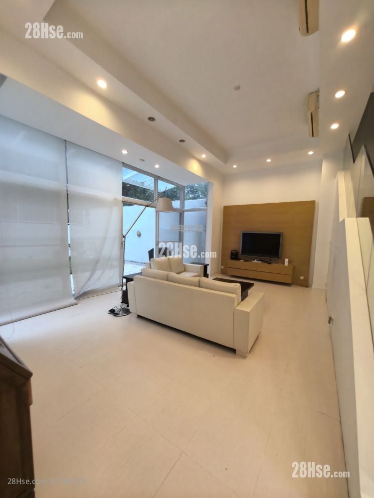 Rolling Hills Rental 4 Bedrooms , 3 Bathrooms 1,550 ft²