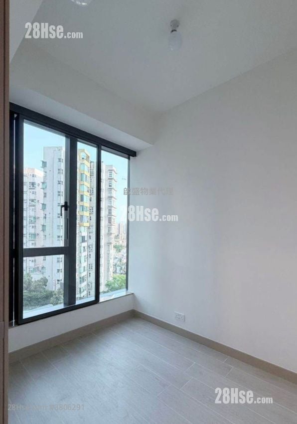 Gold Coast Bay Sell 1 Bedroom , 1 Bathroom 307 ft²